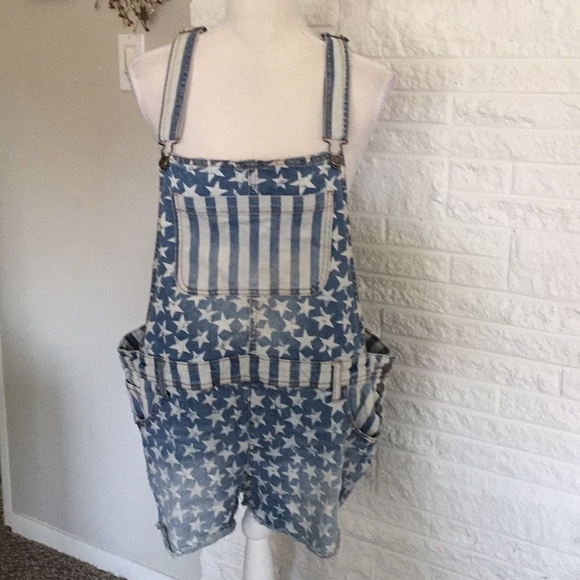 Xhilaration Pants - Bib overall jean shorts